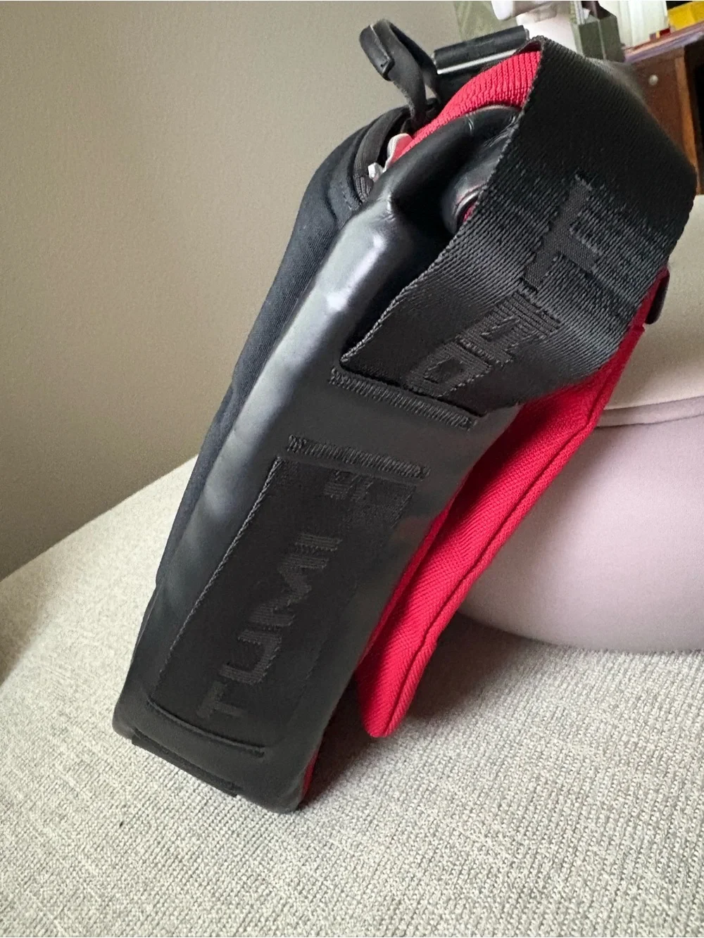 Tumi sport messenger